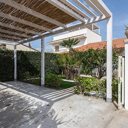 Casa vacanze Villetta Asia FronteMare Santa Maria del Focallo *